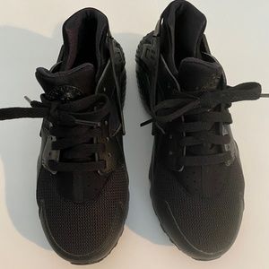 Nike Women’s Air Huarache Shoes
